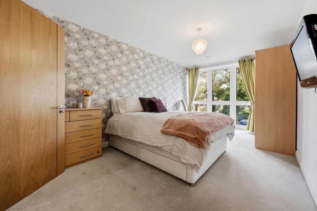 Apartment in Canterbury, Kent - View 2