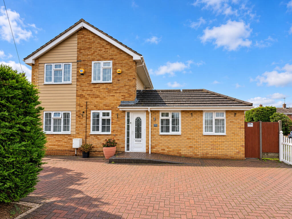 4-bed semi-detached on Link Road, Canvey Island, SS8, £400,000