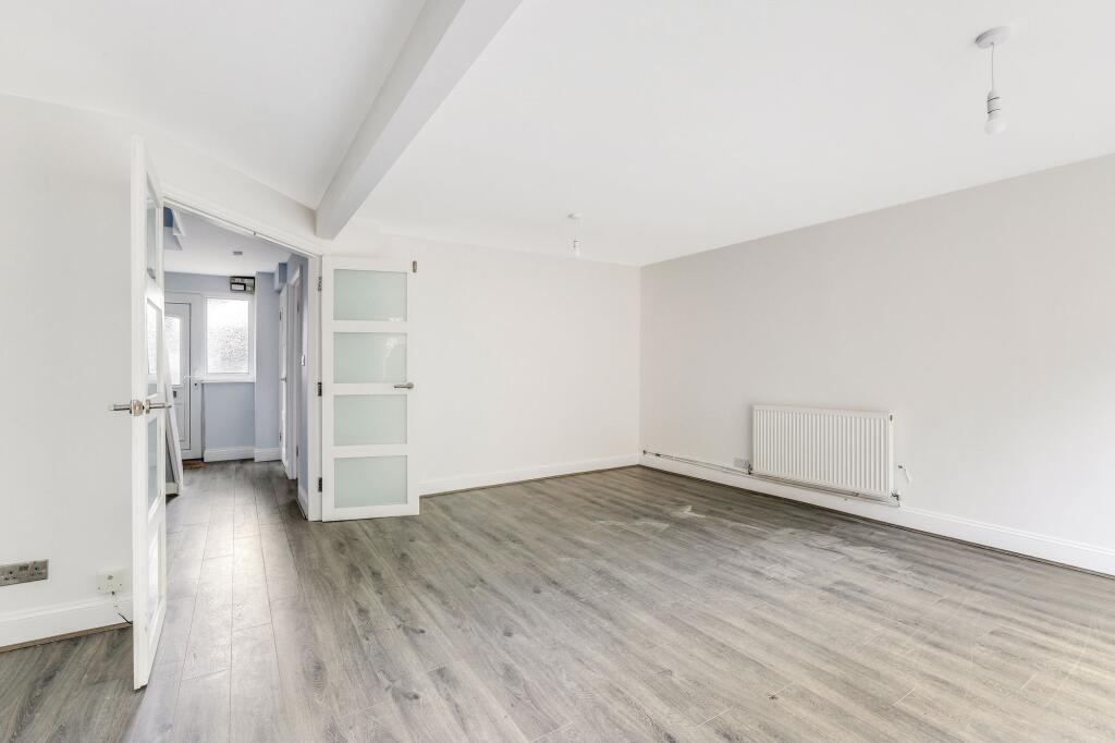 House in Nottingham, Hempshill Vale - View 4