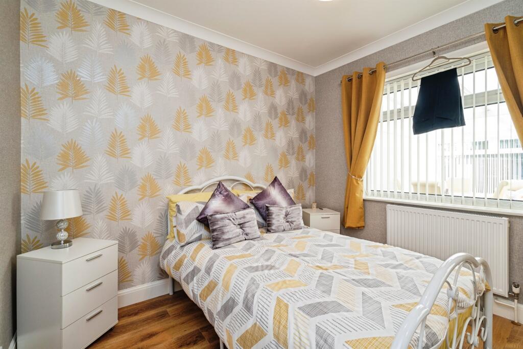 Pound Lane, Gorleston, Great Yarmouth - More