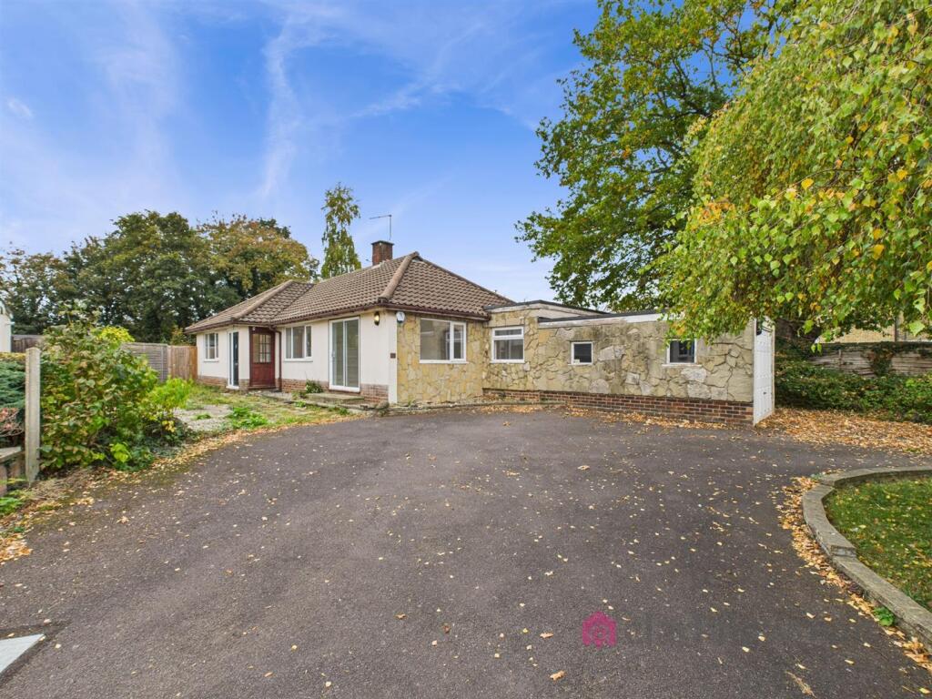 3-bed detached on Old Road, Old Harlow, CM17, £600,000