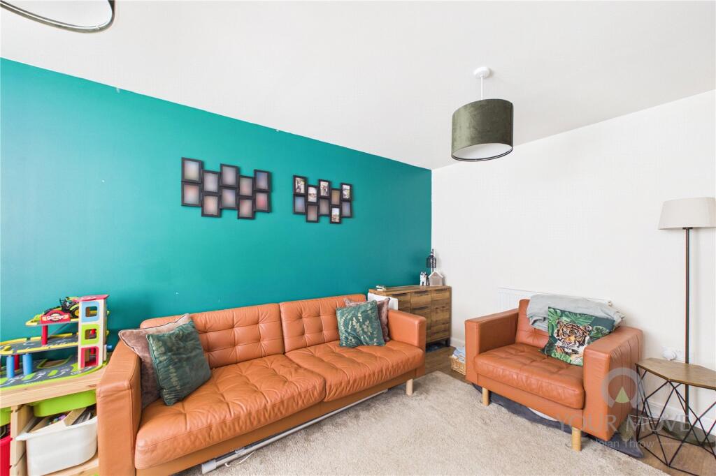 House in Buckingham, Buckinghamshire - View 2