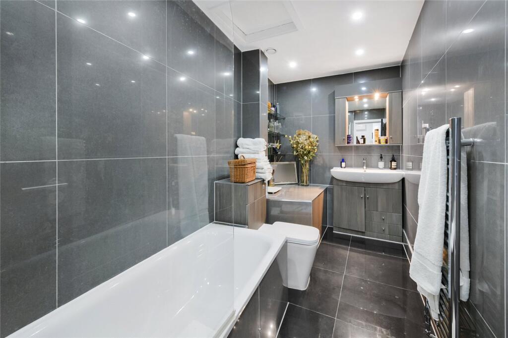 Apartment in London - View 4