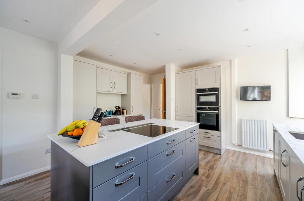 House in Guildford - View 4