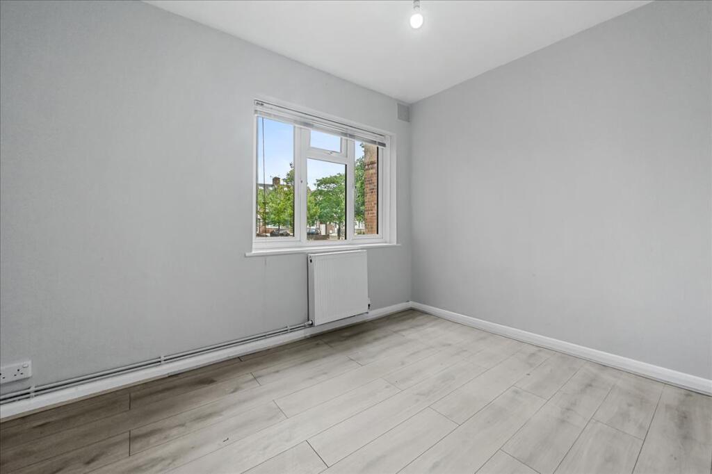 Apartment in Wembley, Twyford - View 5