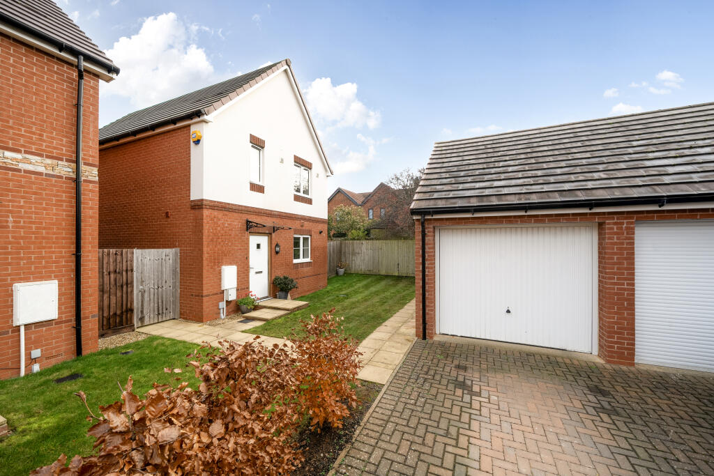 3-bed detached on Ceres Road, Swindon, SN26, £395,000