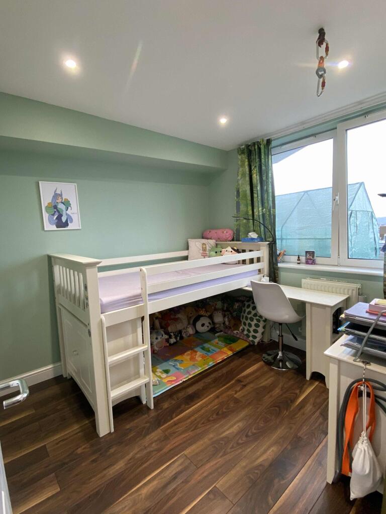 Apartment in London - More
