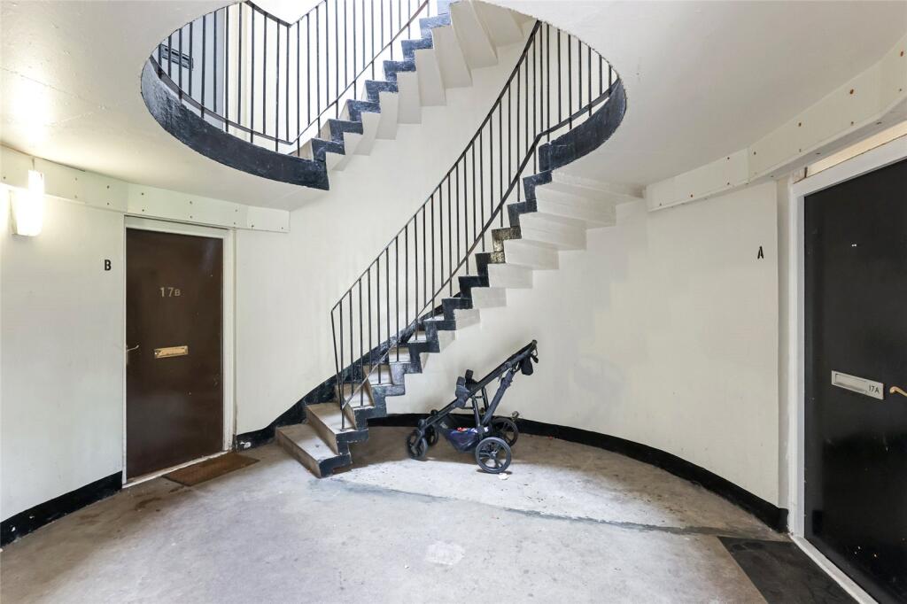 Apartment in Cumbernauld, North Lanarkshire - View 2