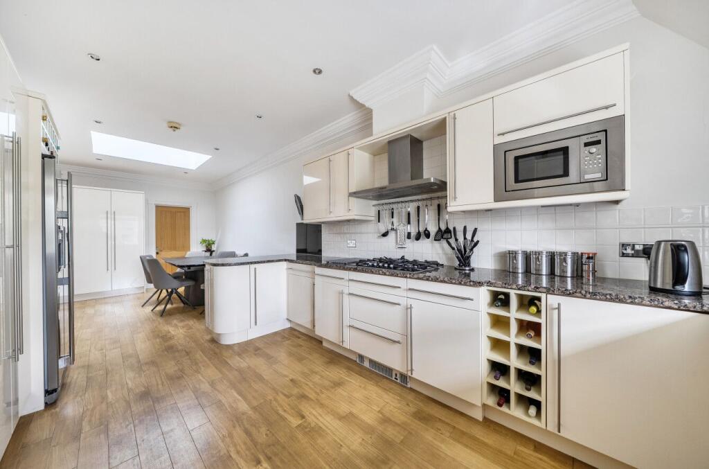 Apartment in Sevenoaks - View 4