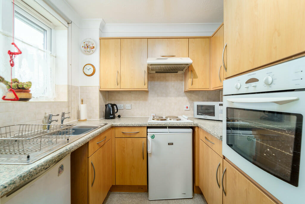 Perrin Court, Parkland Grove, Ashford photo 4