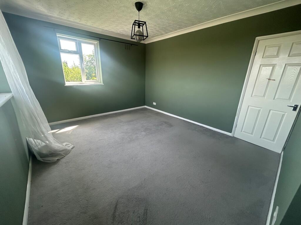 Apartment in Birmingham, Sutton Coldfield - View 2