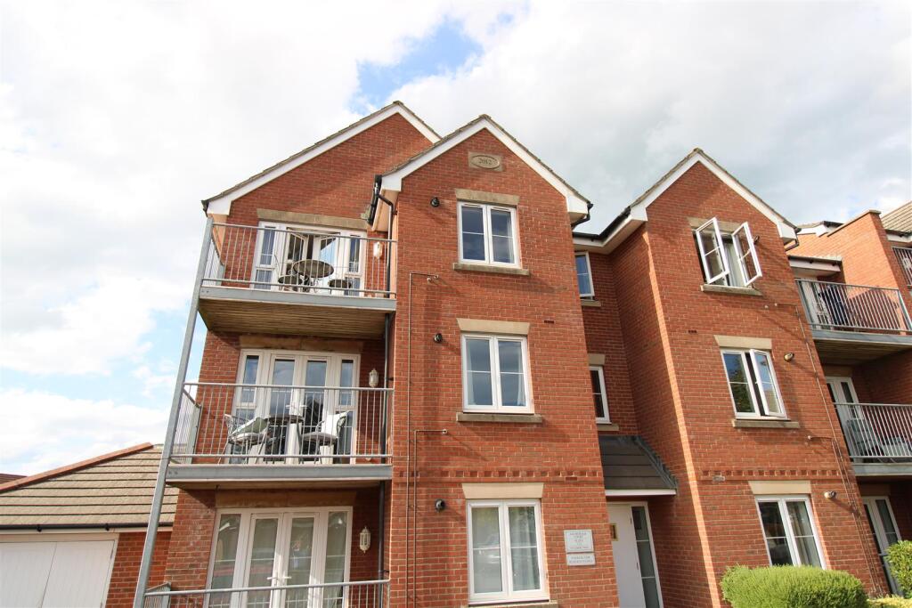 Main image of property: 19 Albert Way, East Cowes