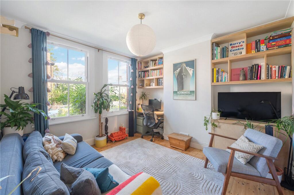 Apartment in London - More