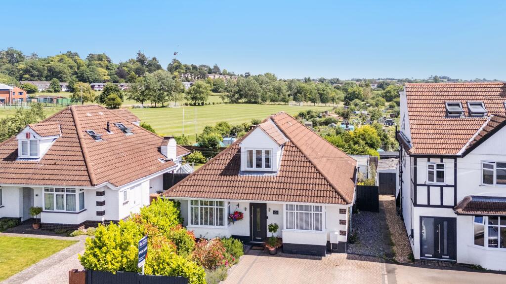 Main image of property: Bay Tree, Timberdine Avenue, Battenhall, Worcester, WR5