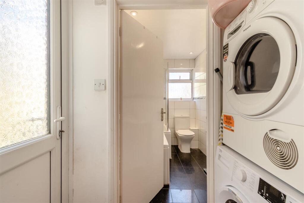 House in Tonbridge and Malling, Ditton - More