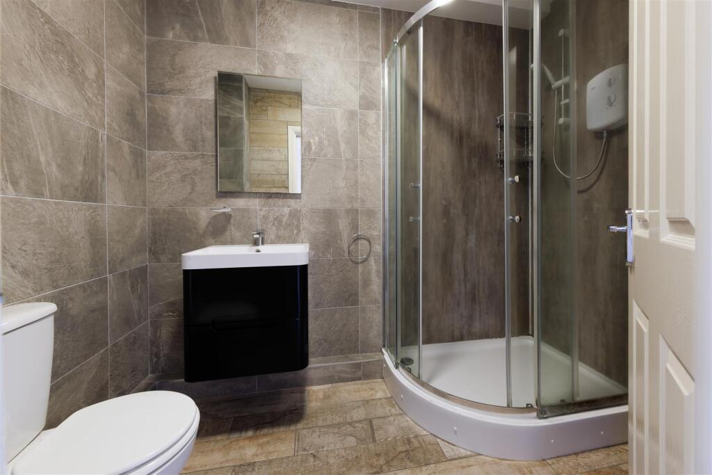 Apartment in Coventry - More