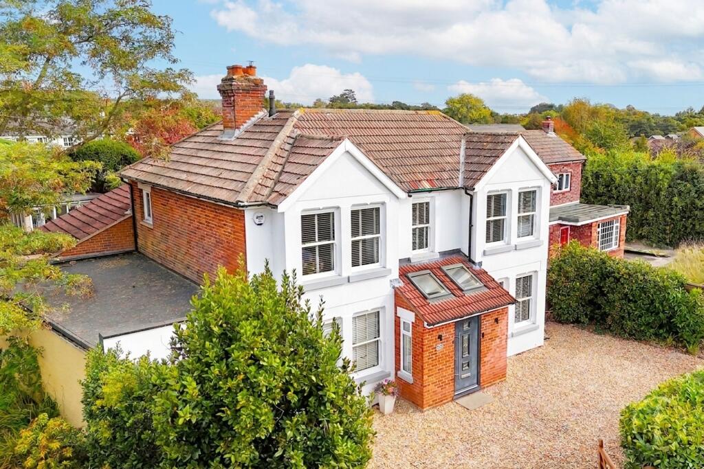 Main image of property: Hunts Pond Road, Fareham, PO14