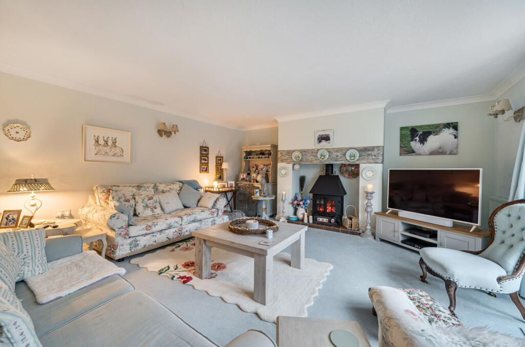 Court Farm Close, Winsham, Chard, Somerset, TA20 photo 2