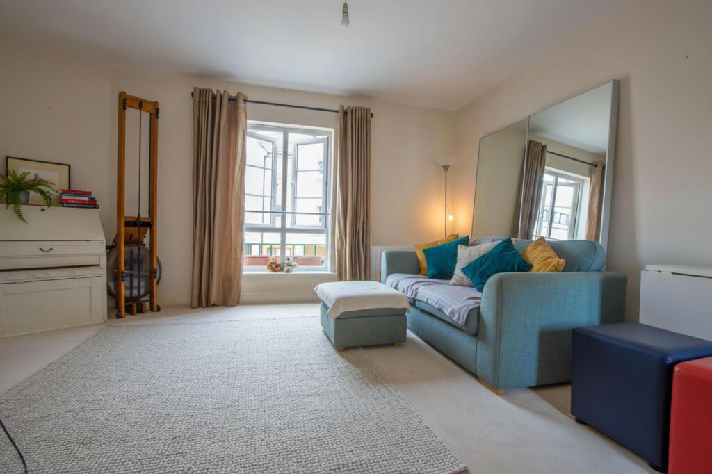 1-bed flat on Sir Bernard Lovell Road, Malmesbury, SN16, £159,950