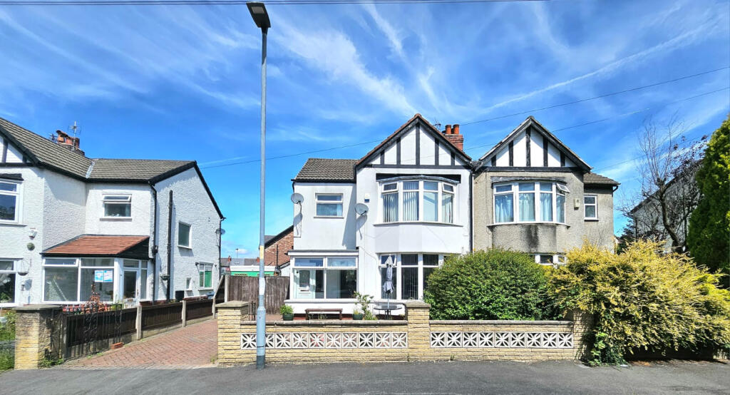 Main image of property: Scarisbrick Road, M19