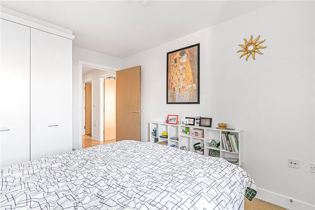 Apartment in London - More