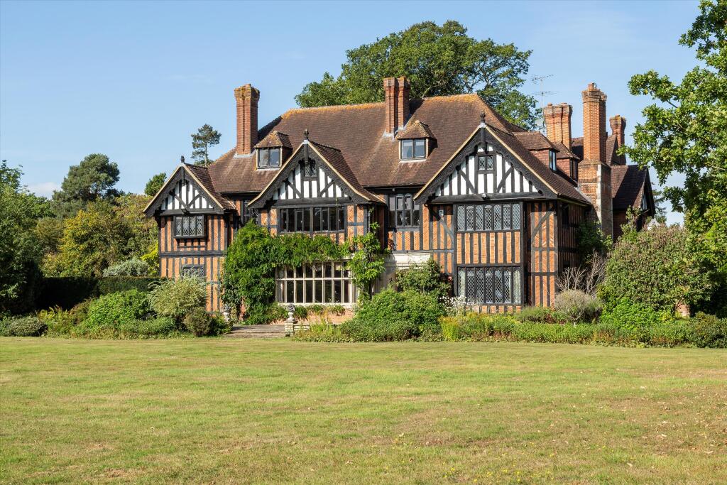 13-bed detached on Worplesdon, Guildford, Surrey, GU3 3QG, £4,500,000