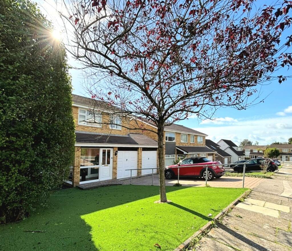 House in Bridgend, Brackla - More