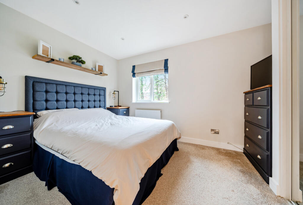 House in Redhill - View 5