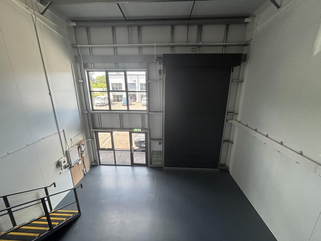 Photo 8