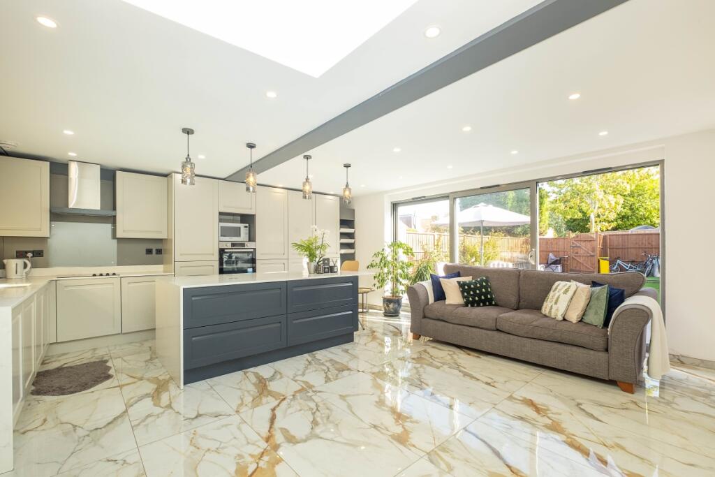 House in Twickenham - View 4