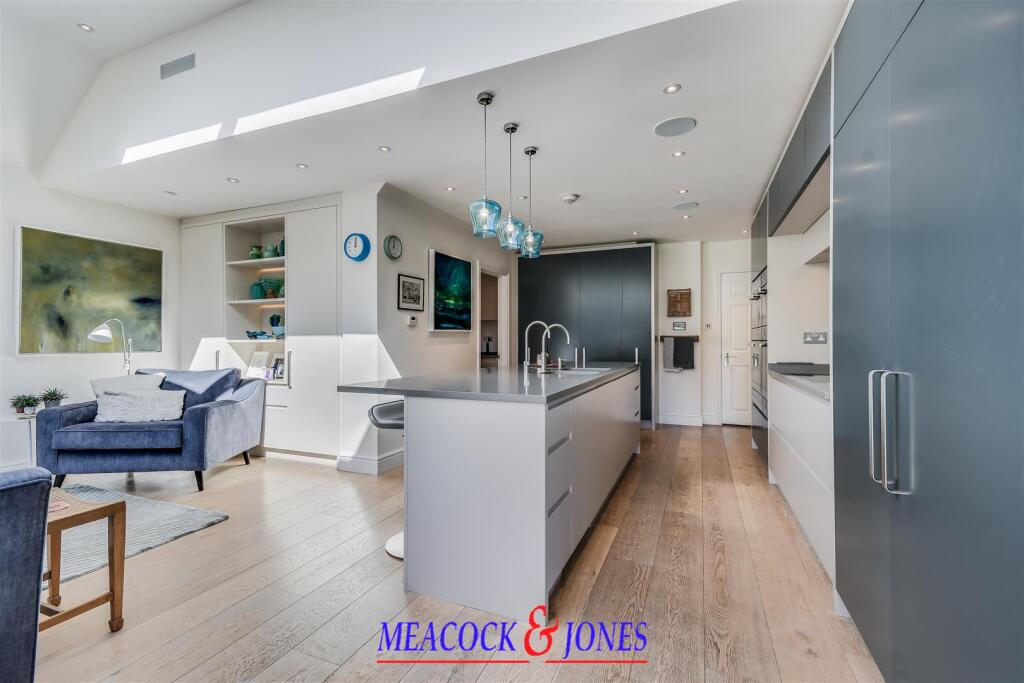 Park Avenue, Hutton, Brentwood - View 6