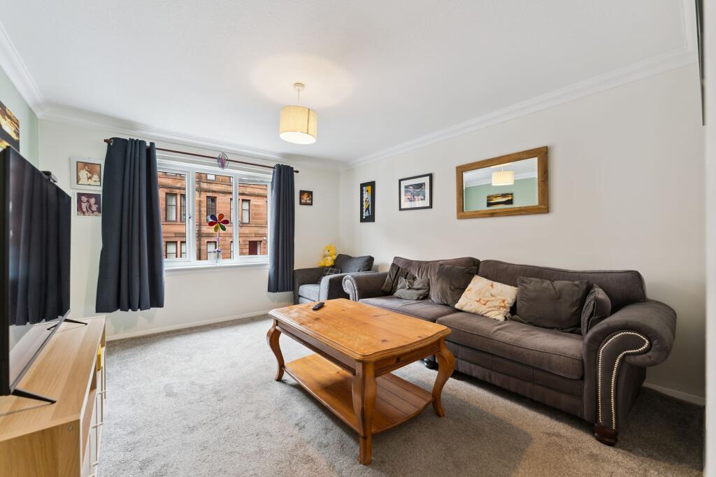 Apartment in Glasgow, Yoker - View 2