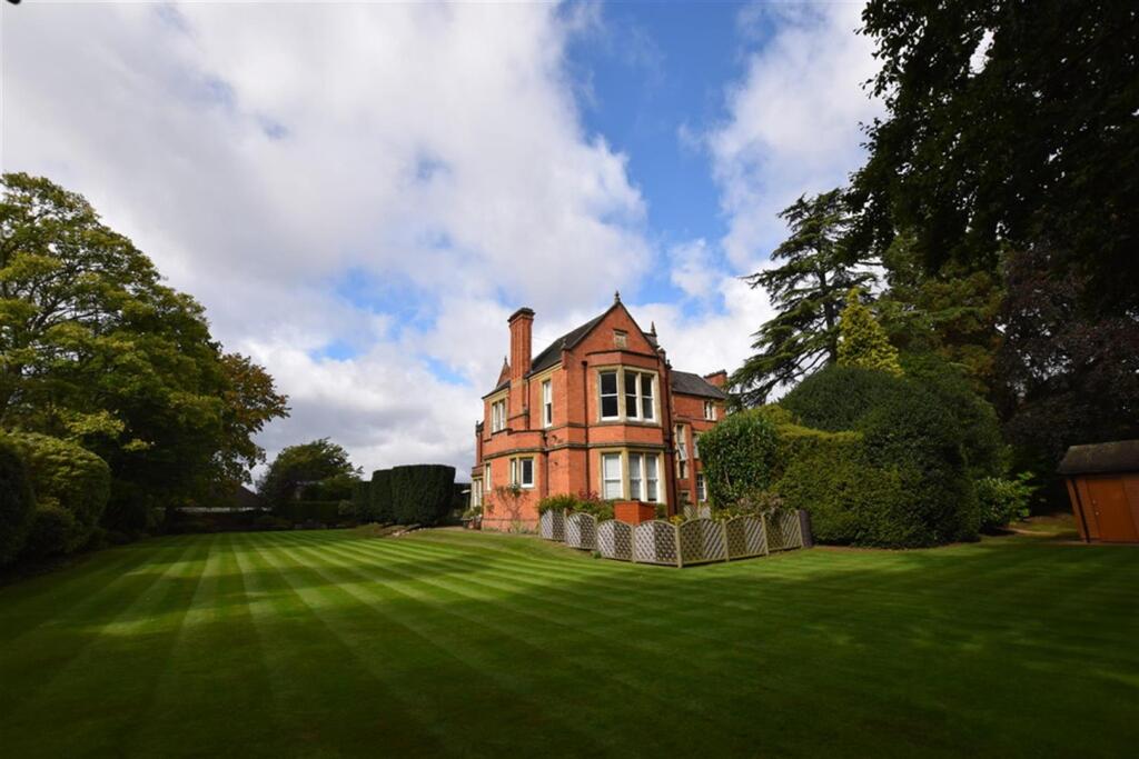 Main image of property: St. Bernards Road, Solihull, B92 7EN