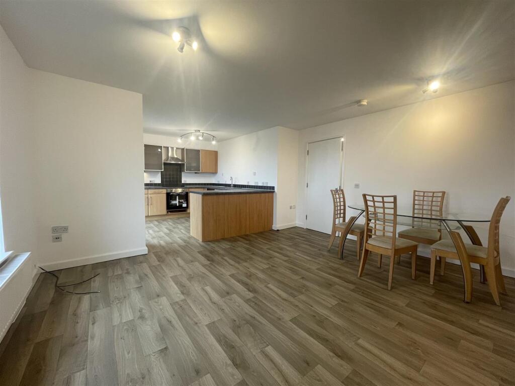 Apartment in Norwich - View 3