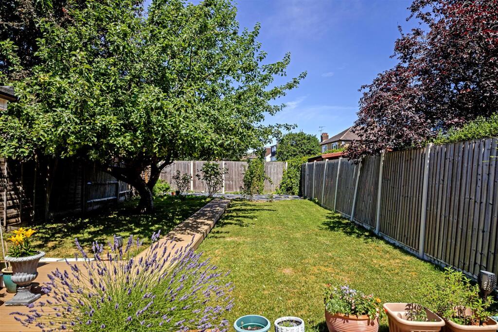 Elm Drive, St. Albans photo 5