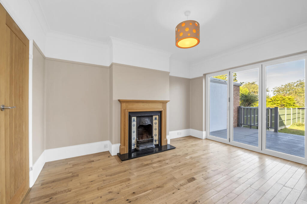 House in West Suffolk, Priors Estate, Bury St Edmunds - View 4