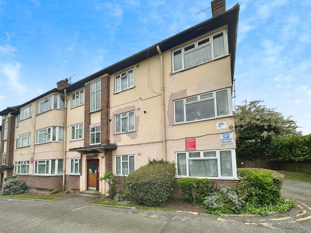 Stonegrove, Edgware, HA8 - View 4
