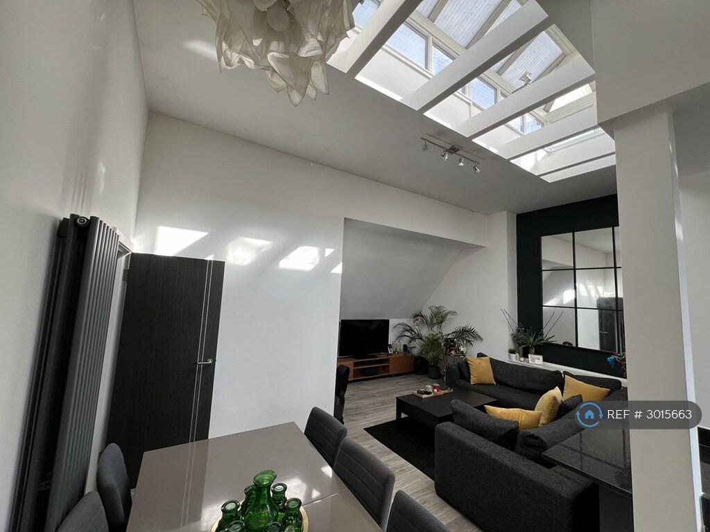 Apartment in London - View 3