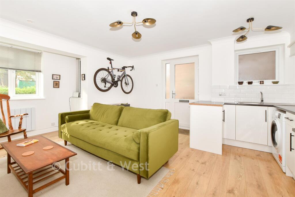 Apartment in Tonbridge - View 5