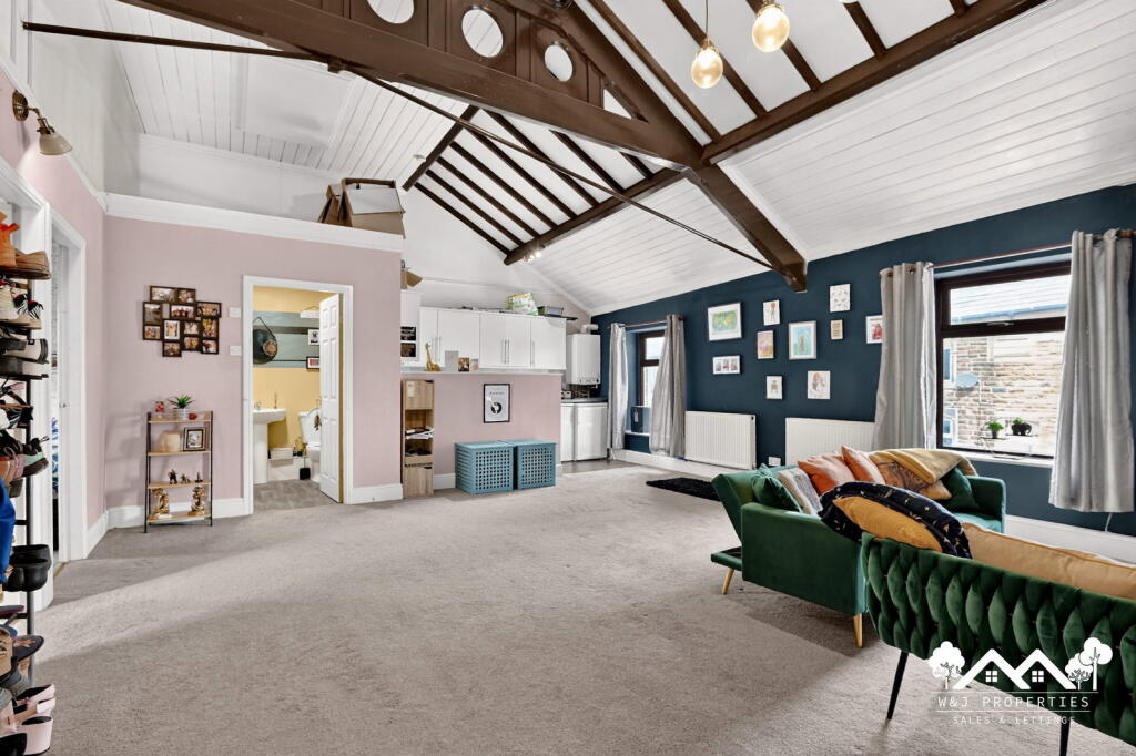 Apartment in Burnley, Briercliffe - View 2