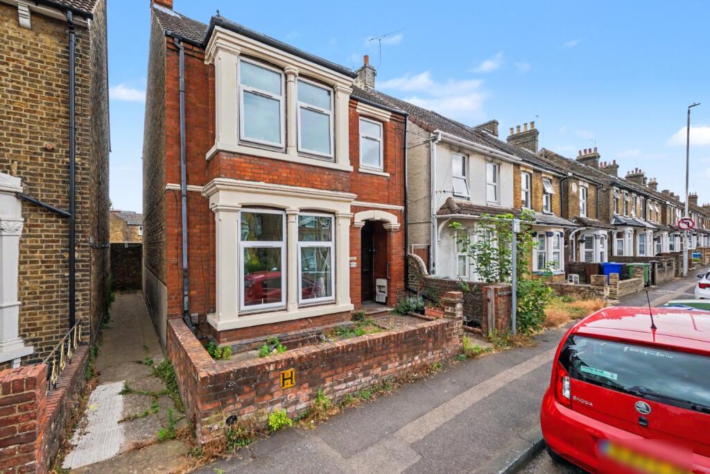 Main image of property: Park Road, Sittingbourne, Kent, ME10 1EQ