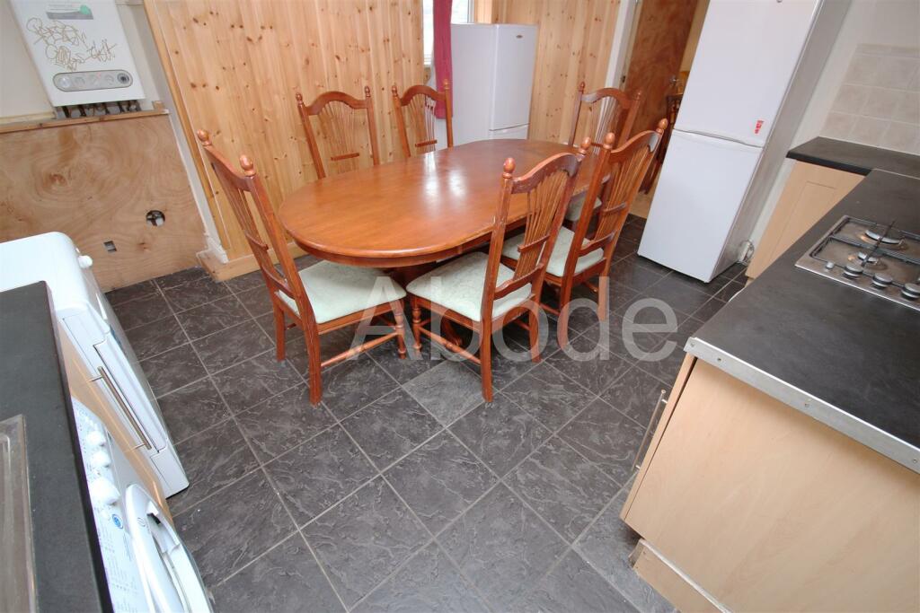 House in Leeds, West Yorkshire - View 3