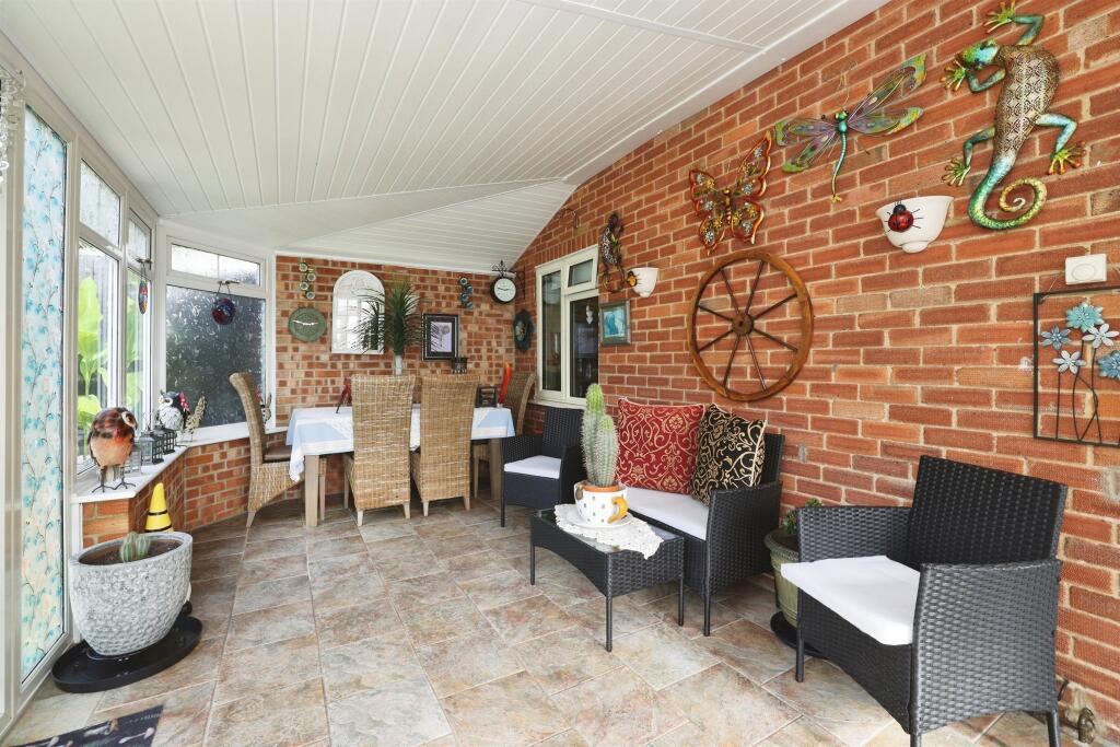 House in Test Valley, Shipton Bellinger - More