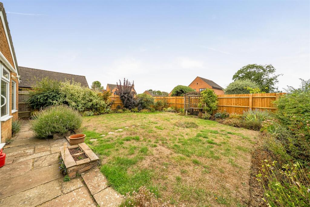 House in Silverstone, West Northamptonshire - View 4