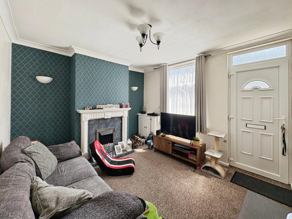 House in Ashfield, Sutton in Ashfield, Nottinghamshire - View 2