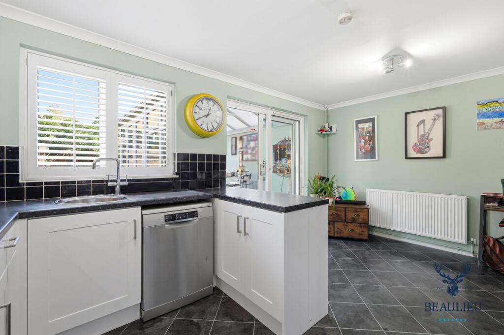 House in Chelmsford, North Springfield, Springfield - More