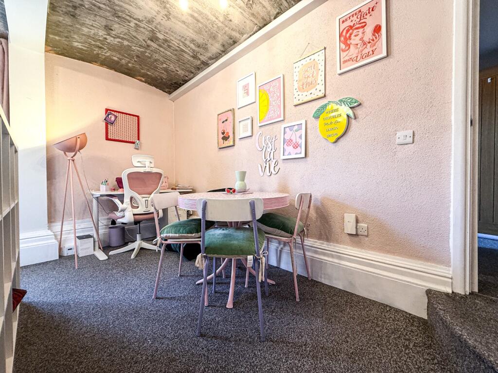 Apartment in Bridgwater, Eastover, Somerset - More