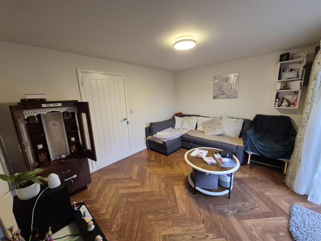 Ashorne Close, Coventry photo 3