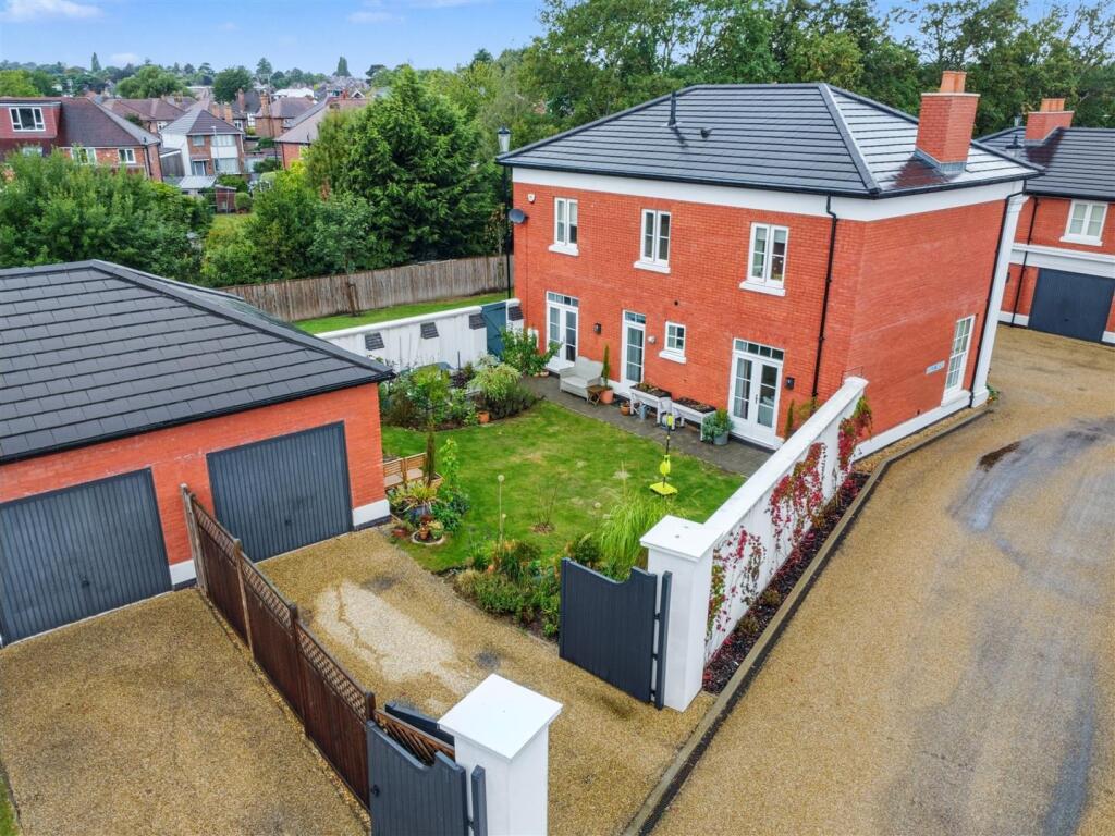 House in Broxtowe, Nottinghamshire - View 4
