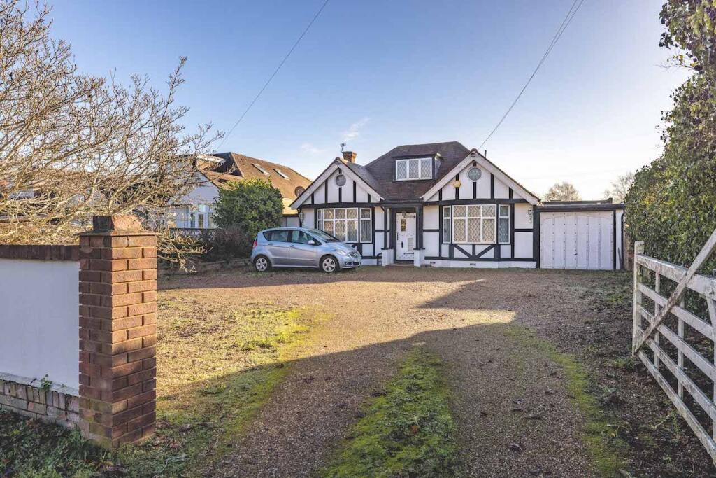 3-bed house on Langley Park Road, Iver, SL0, £850,000